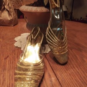 Woman's dressy Gold sandals